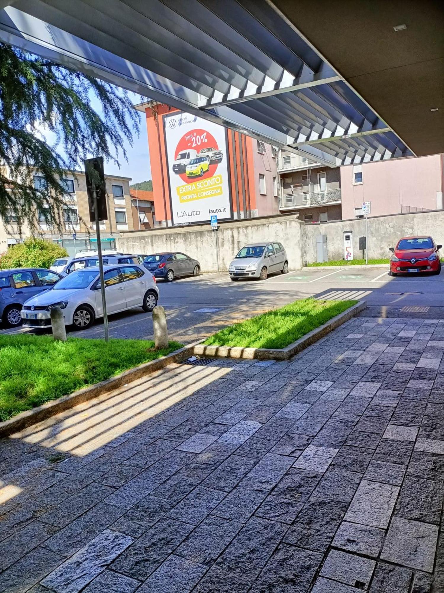 Rory House - Côme Esterno foto